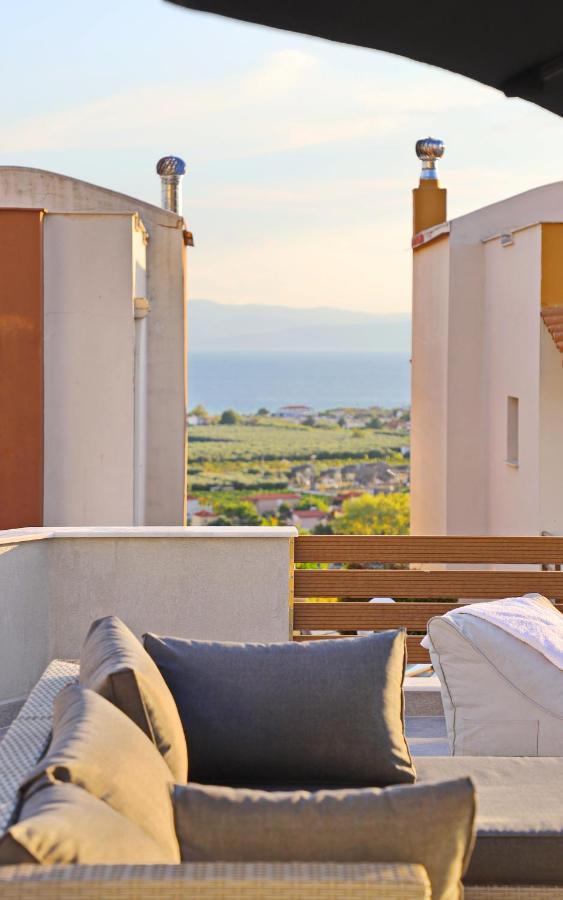 Heaven Horizon Villa Karianí Exterior foto